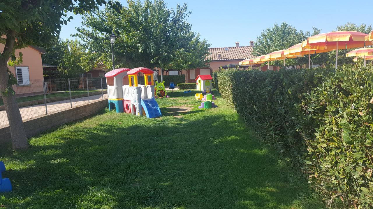 Borgo Verde Vada Eksteriør billede